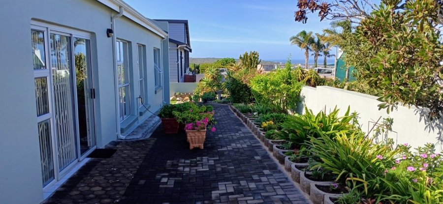 3 Bedroom Property for Sale in Stilbaai Wes Western Cape